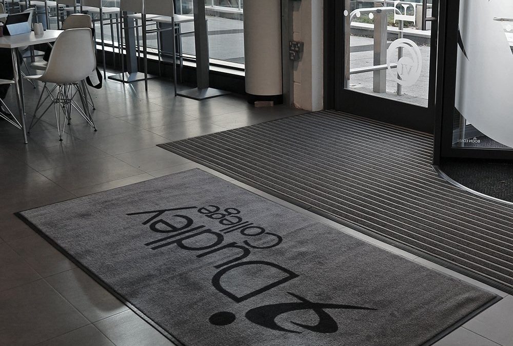 How to find the right logo doormat for your specific product(service)?